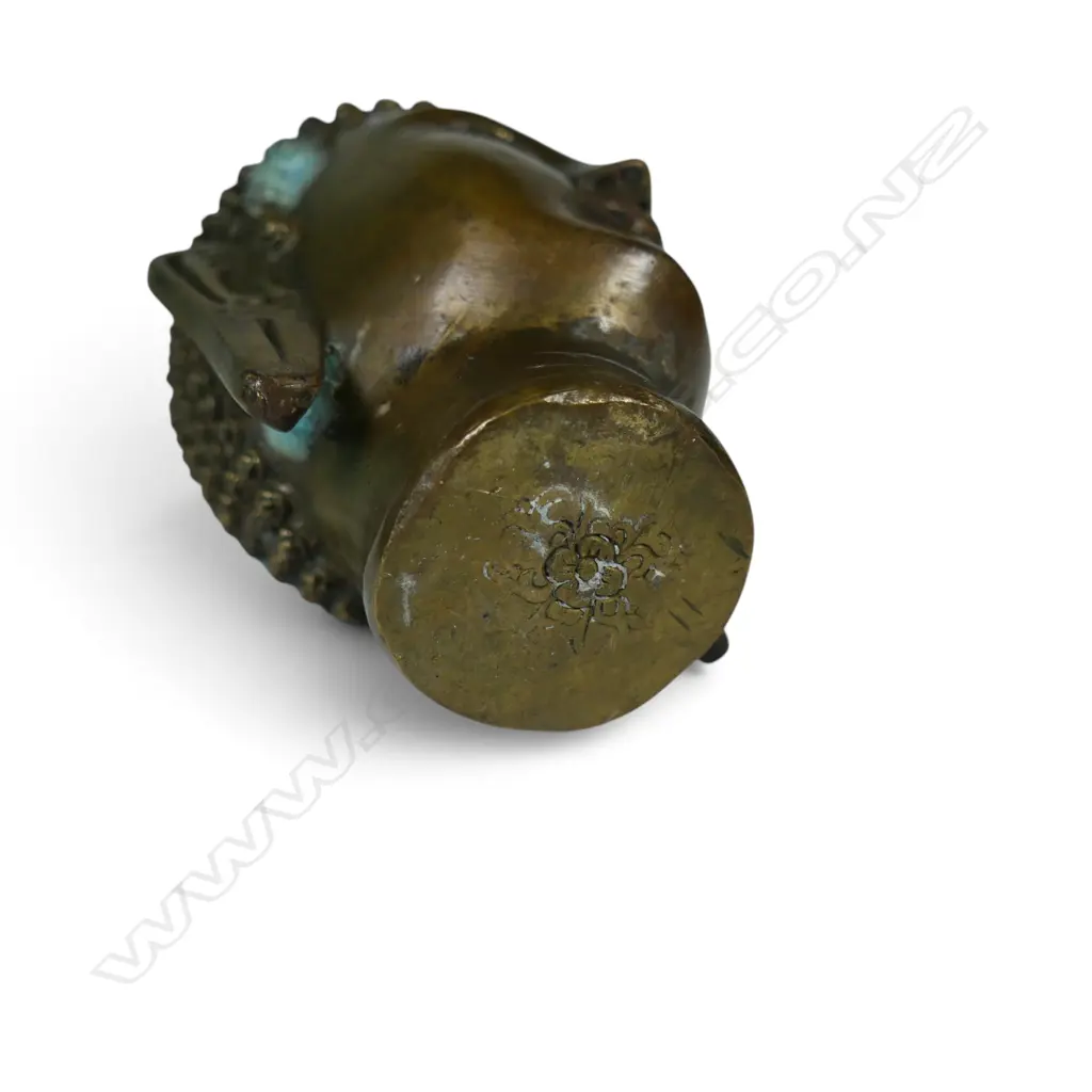 EAST ASIAN CAST BRASS MEDITATIVE BUDDHA HEAD WITH SNAIL CURL HAIR, FLORAL STAMP UNDER,SOME OXIDATION, 100 X 30MM Image 1++