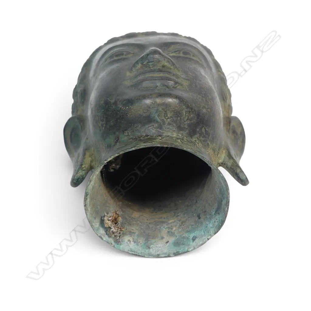 SOUTHEAST ASIAN BRONZE BUDDHA HEAD  WITH TRADITIONAL CURLED HAIR DETAILS, SLIGHT VERDIGRIS PATINA, 180 X 70MM Image 1++