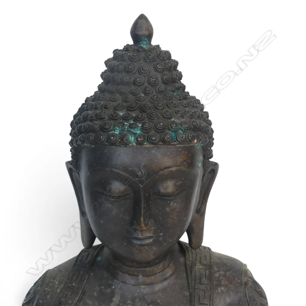 THAI STYLE BRONZED BUST OF CONTEMPLATIVE BUDDHA WITH STYLIZED SPIRAL CURLS, AGED PATINA & VERDIGRIS, 280 X 210MM Image 1++