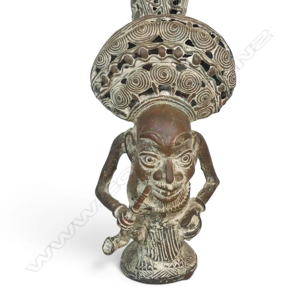OUEST AFRICAIN CAST COPPER TRADITIONAL CEREMONIAL TOBACCO PIPE, AGED PATINA  WITH LIME HIGHLIGHTS. H.350MM Image 1++