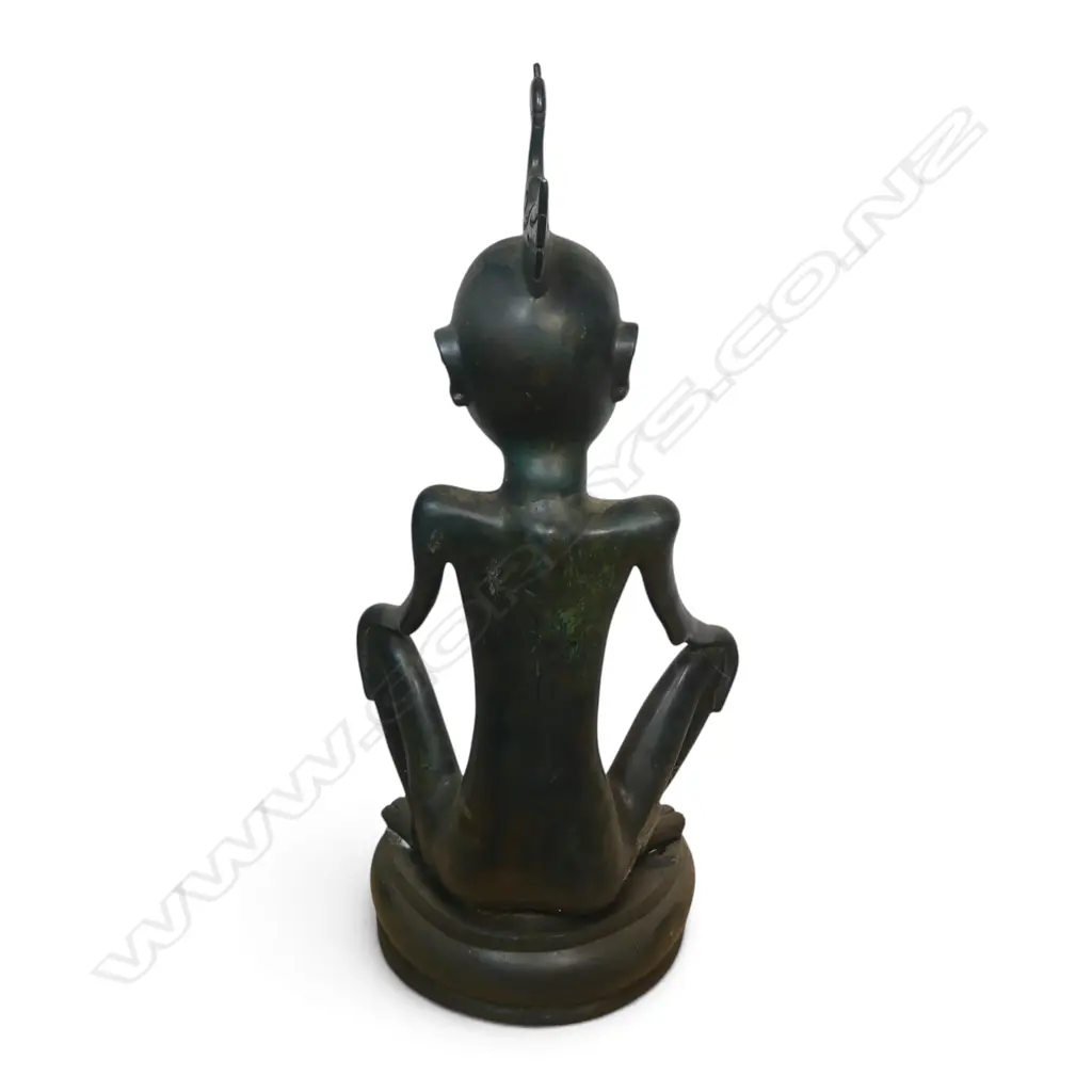 INDONESIAN STYLIZED BRONZE SCULPTURE OF A SEATED MAN (BORNEO), H.530MM Image 1++