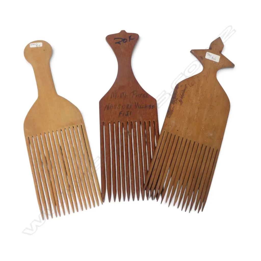 3 X HAND CARVED WOODEN  HAIR COMBS. TALLEST 300MM Image 1++