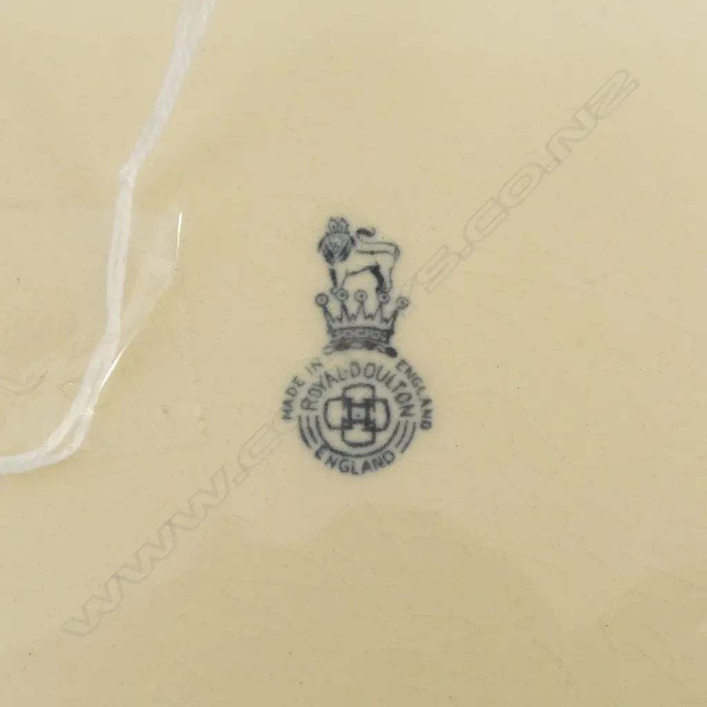 2 ROYAL DOULTON CABINET PLATES Dia.265mm Image 1++
