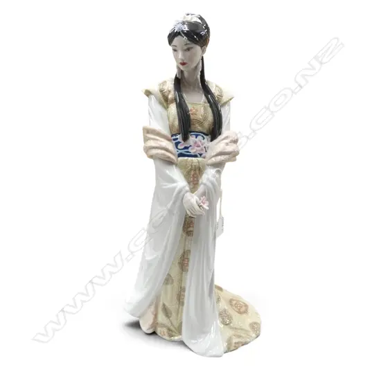 LLADRO 'BELLEZA CHINA' FIGURINE w. box H.530mm