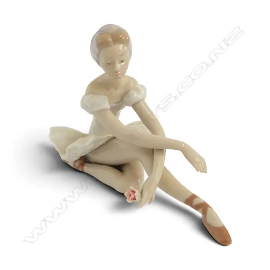 LLADRO #5915 ROSE BALLET H.140mm, BOXED