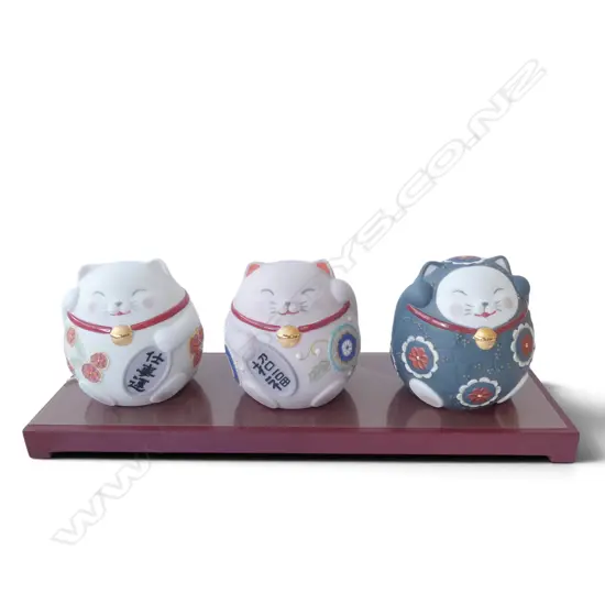 3 LLADRO BOXED MANEKI NEKI I II & III FIGURINES w. stand H.100mm