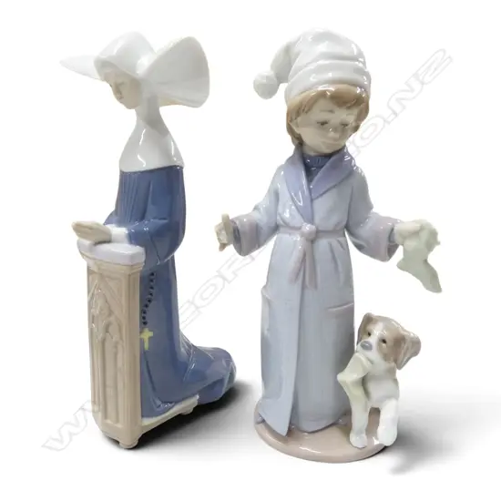 2 LLADRO FIGURINES; PRAYING NUN & DEAR SANTA H.210mm