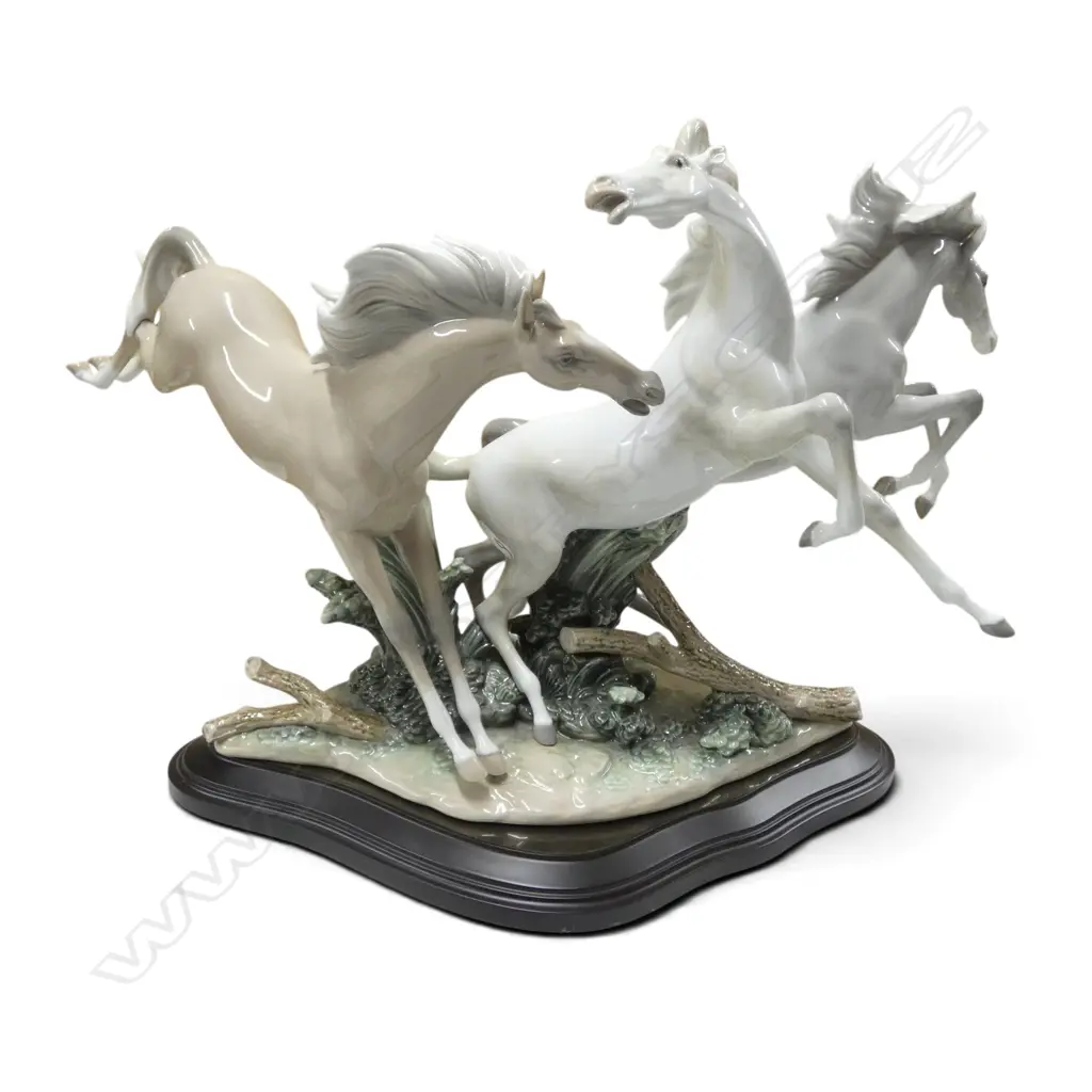 LLADRO 'BORN FREE' LG HORSE GROUP w. stand & box H.420 L.700mm Image 1++