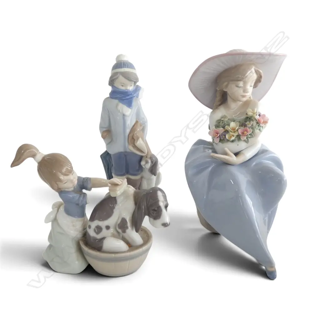 3 BOXED LLADRO FIGURINES INCL BASHFUL BATHER & FRAGRANT BOUQUET H.210mm FAULTS Image 1++