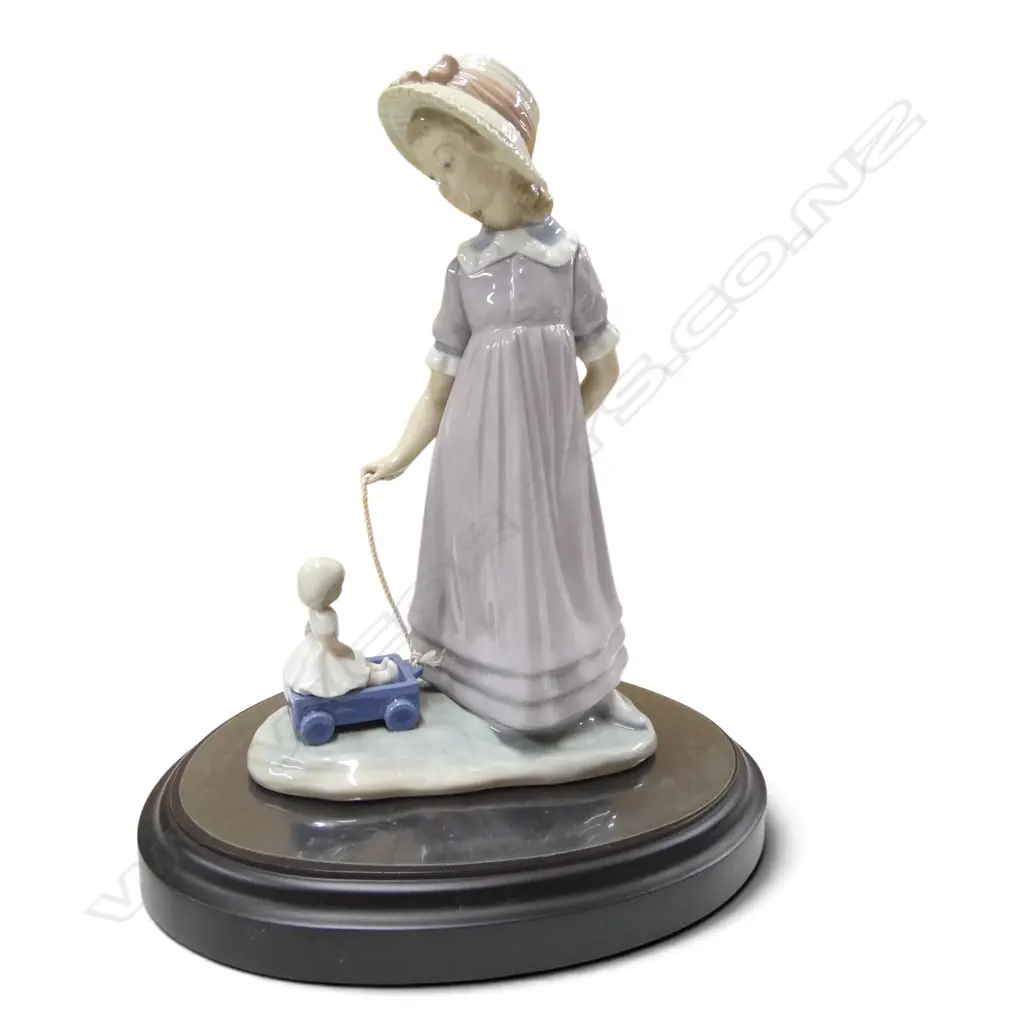 LLADRO PULLING DOLLS FIGURINE w. stand H.270mm Image 1++