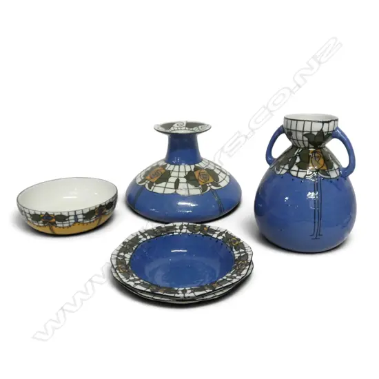 2 BURSLEM WARE VASES H170MM BOWL DIA 150MM & 2 DESSERT PLATES