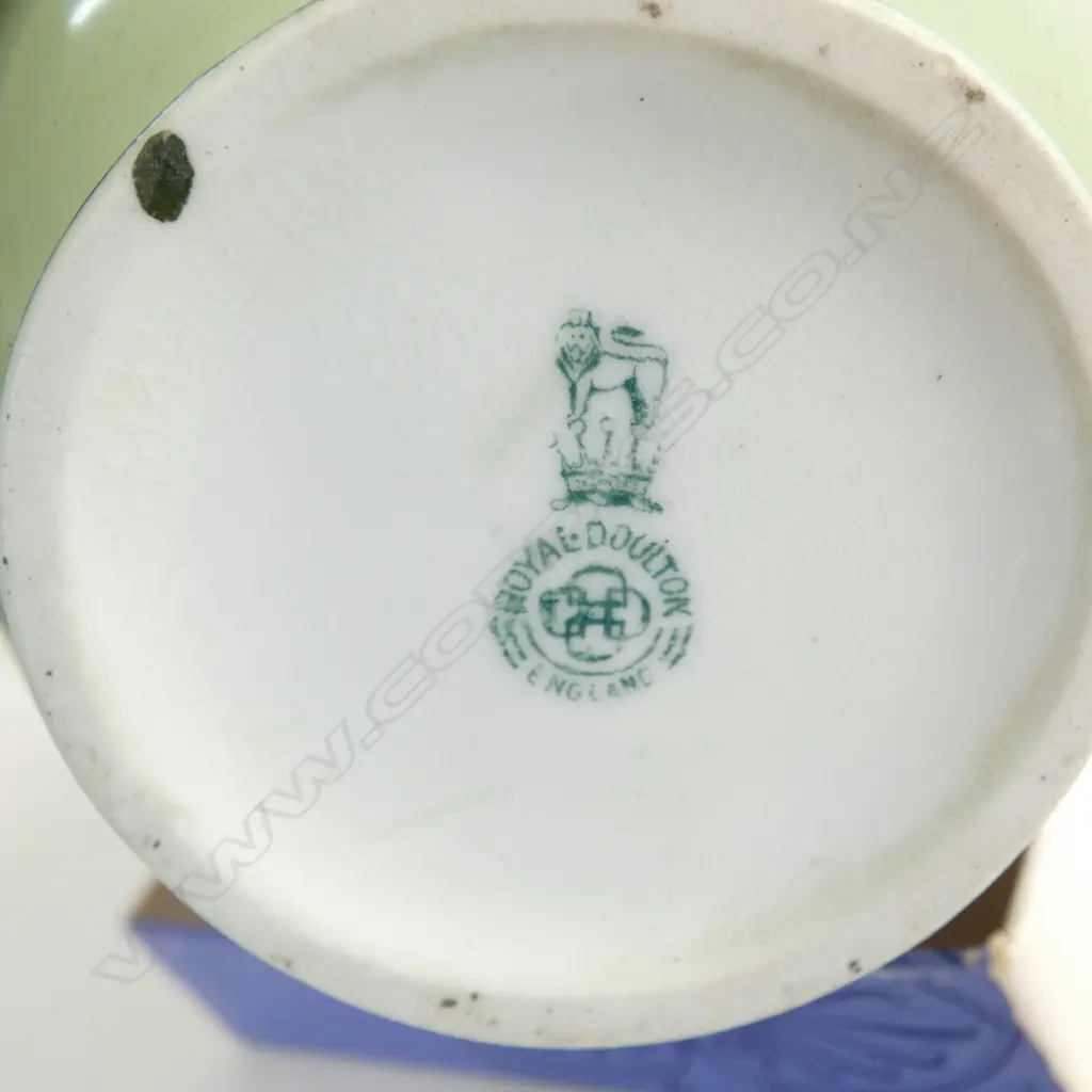 ROYAL DOULTON COACHING DAYS VASE, H.155mm, RARE BLUE SKY DAYS VARIATION 1905-1906 Image 1++