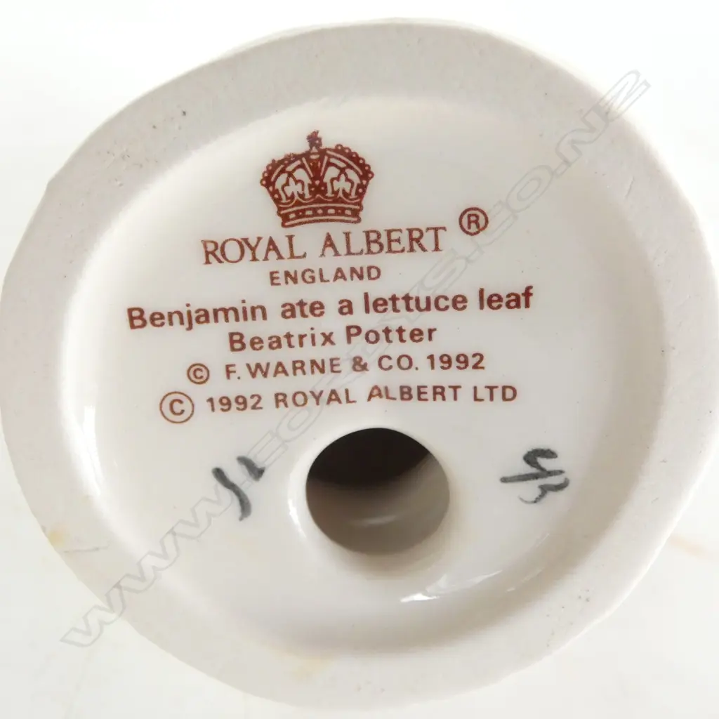 ROYAL ALBERT BEATRIX POTTER 'BENJAMIN ATE A LETTUCE LEAF' H.120mm Image 1++