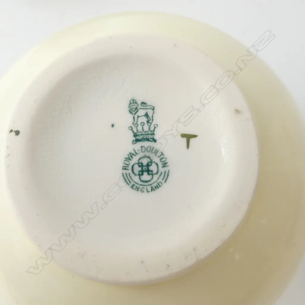 2 ROYAL DOULTON CHRISTMAS WARE VASES, H.105mm Image 1++