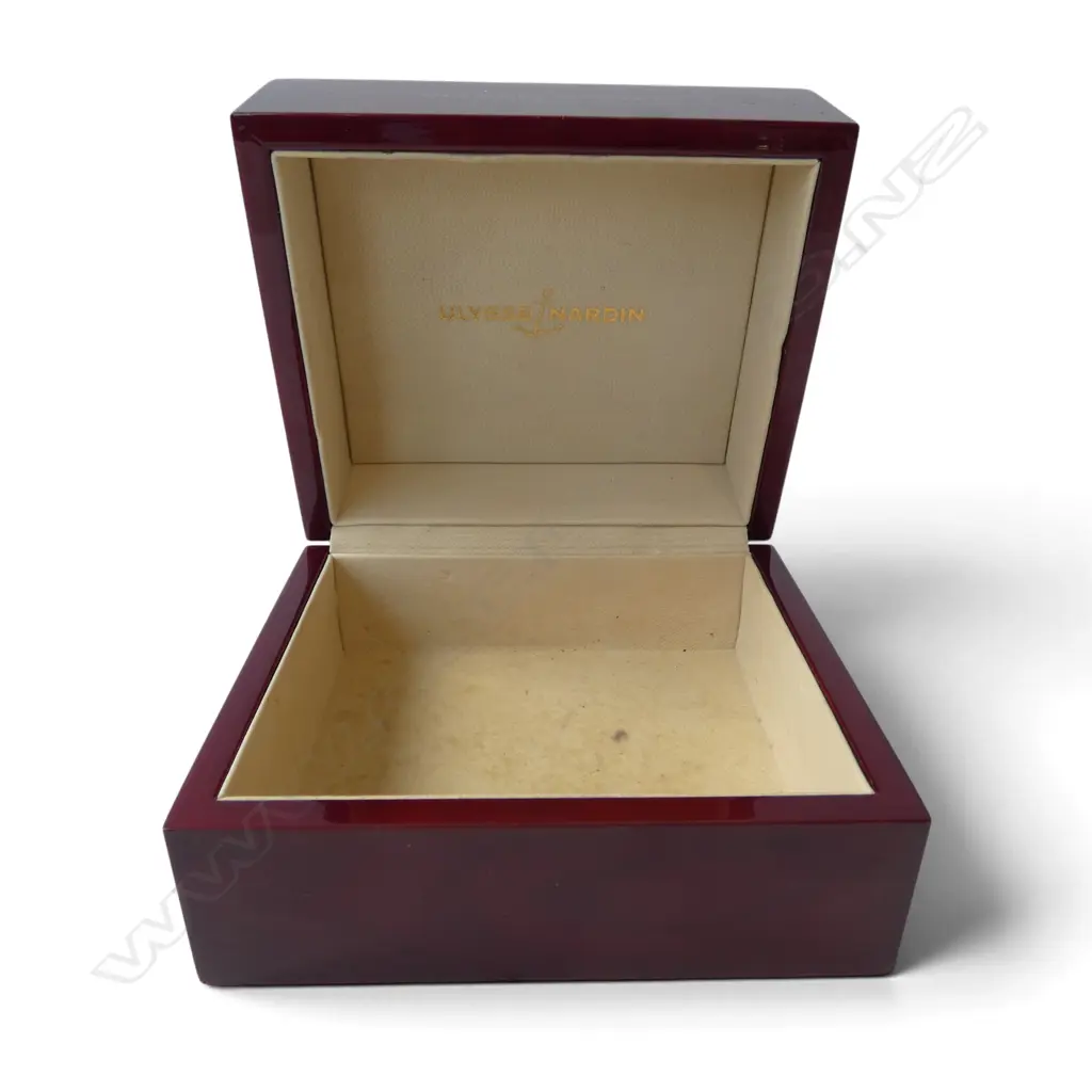 ULYSSE NARDIN WATCH BOX W.140mm Image 1++