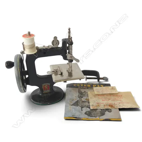 PETER PAN MINIATURE MANUAL SEWING MACHINE H.180mm