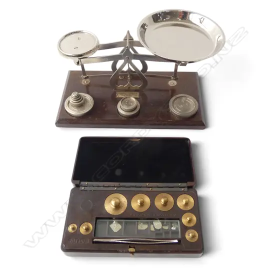 JOHNSONS OF HENDON PHOTOGRAPHIC BALANCE SCALE & W&J GEORGE & BECKER CASED SET OF WEIGHTS (ONE MISSING)