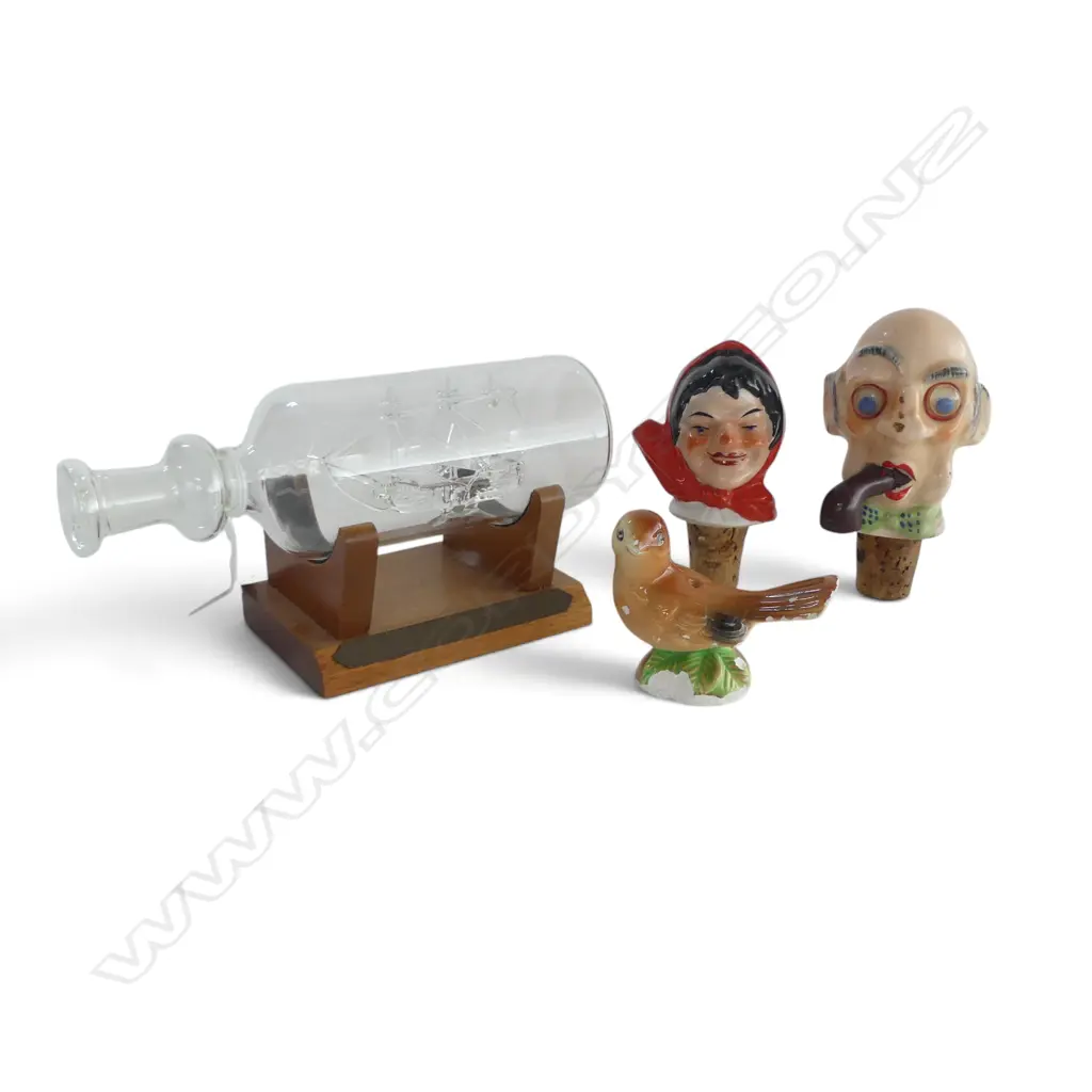 GLASS SHIP IN BOTTLE L.160mm, 2 NOVELTY BOTTLE TOPS, BIRD (AF) Image 1++
