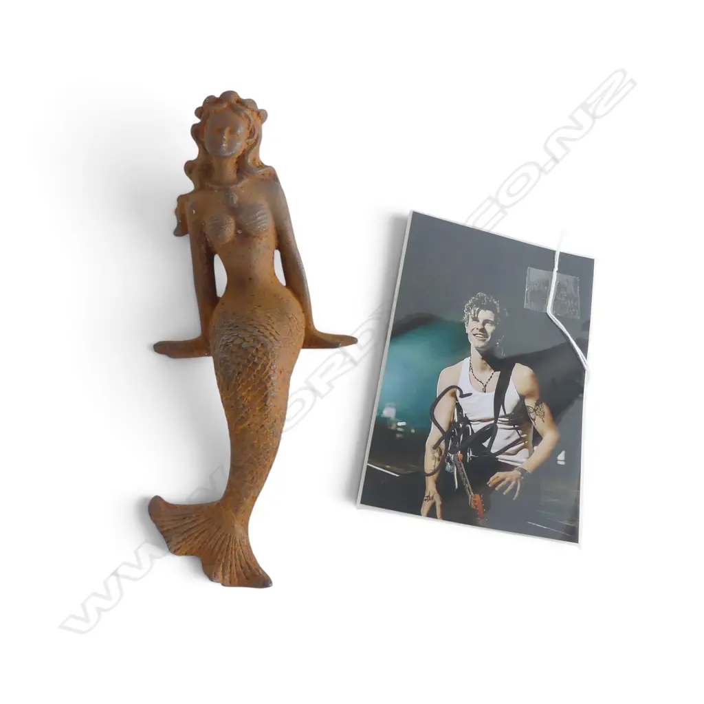 CAST IRON MERMAID H.210mm + SIGNED PHOTO OF SHAWN MENDES 150x100mm Image 1++