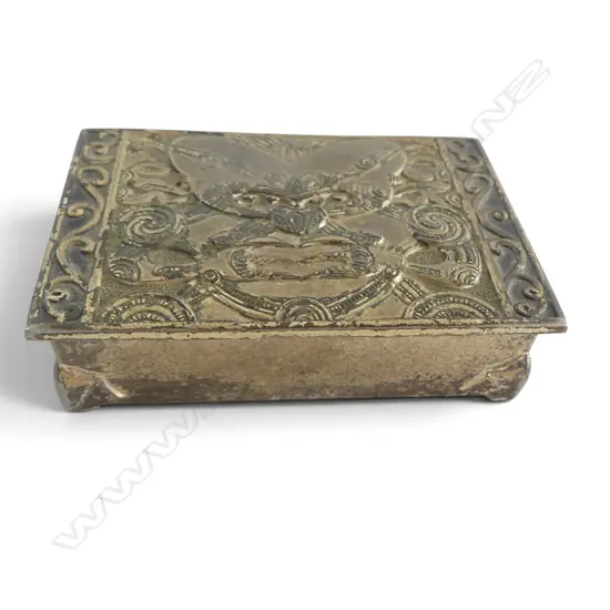 VINTAGE N.Z. SILVER METAL WHEKU BOX W.85mm 