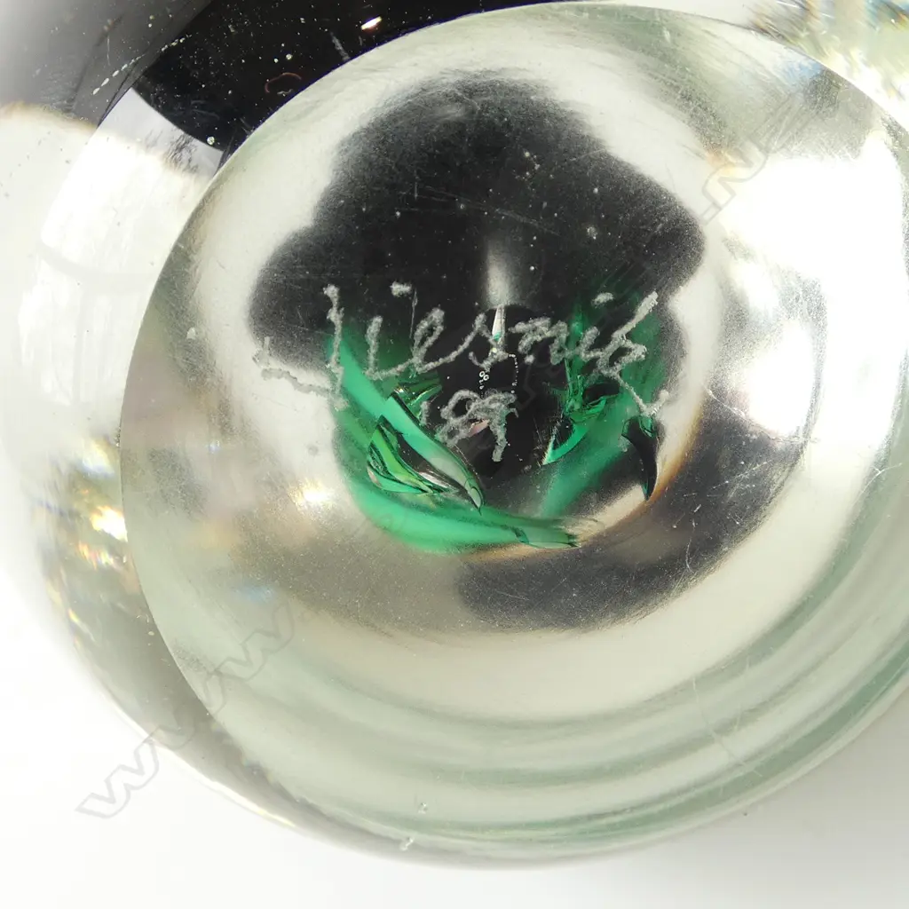 PETER VIESNIK BLACK LILY PAPERWEIGHT, SIGNED & DATED '87 H.90mm Image 1++