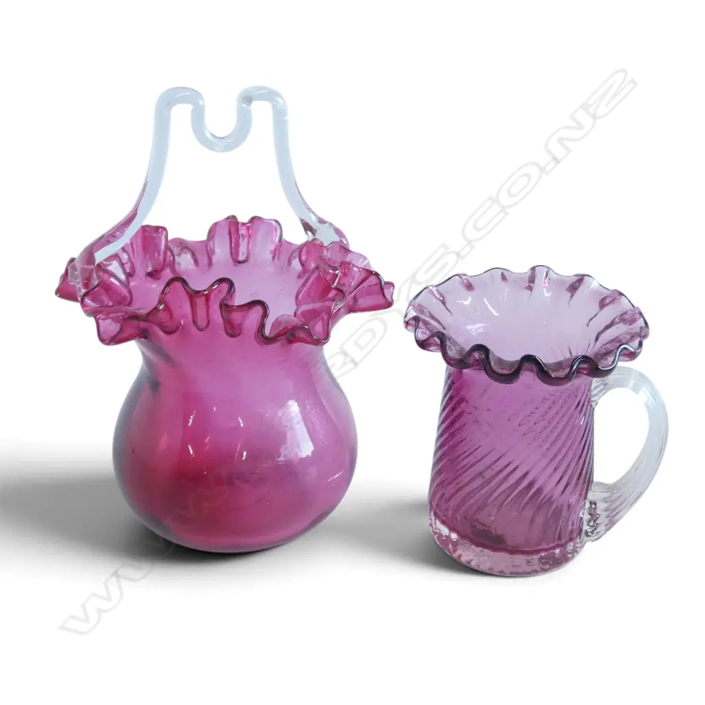 2 CRANBERRY GLASS VASES basket & mug H.150mm Image 1++