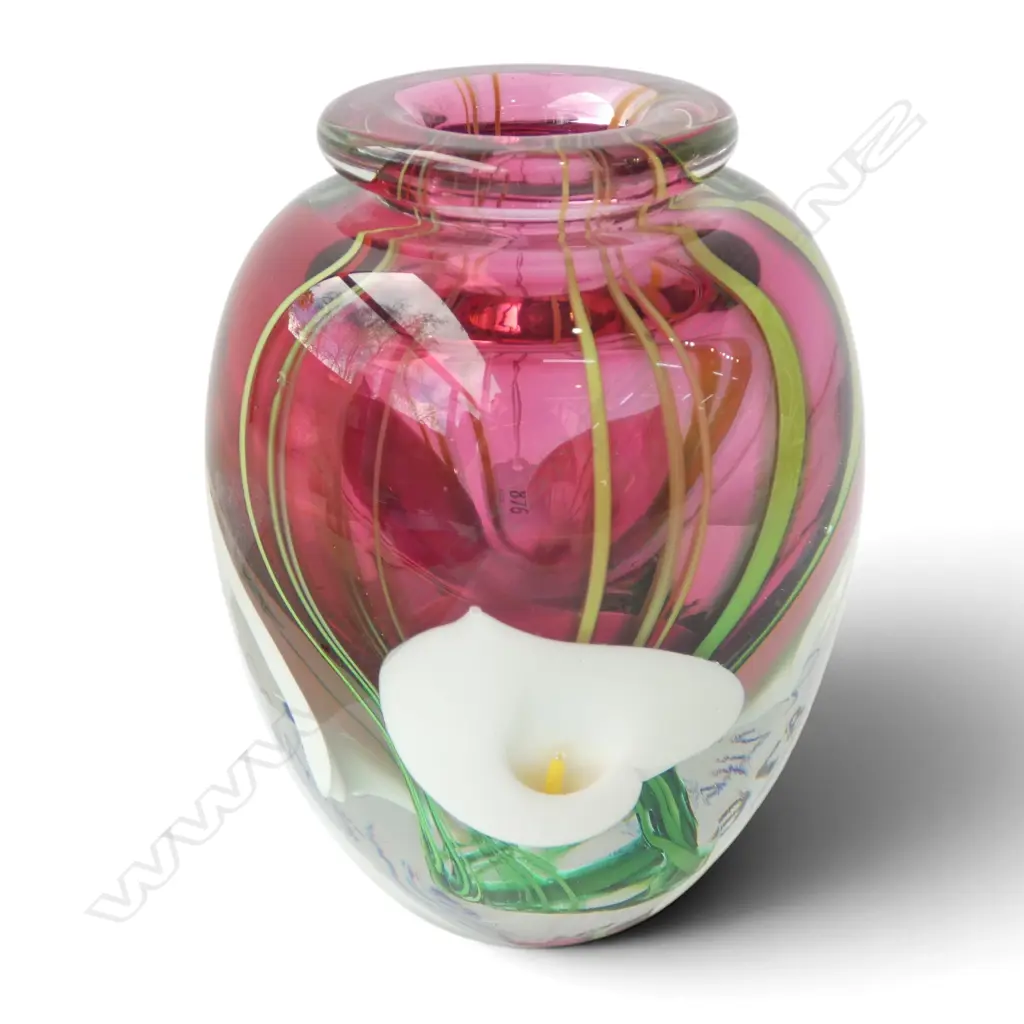 PETER RAOS, RUBY / WHITE LILY VASE, SIGNED & DATED 1988 NZ H.150mm Image 1++
