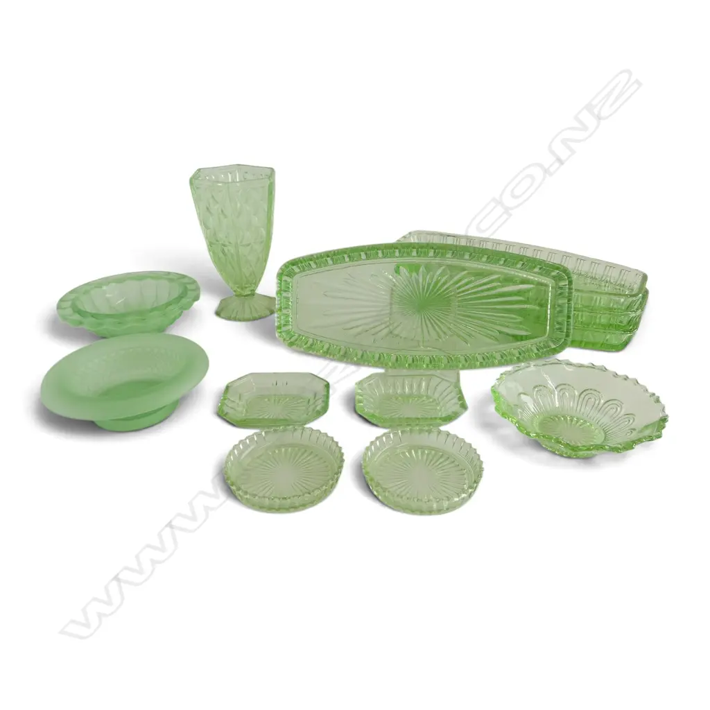 12 PCS GREEN DEPRESSION GLASS INCLDS; 4 SANDWICH DISHES, 7 SML DISHES & SML VASE Image 1++