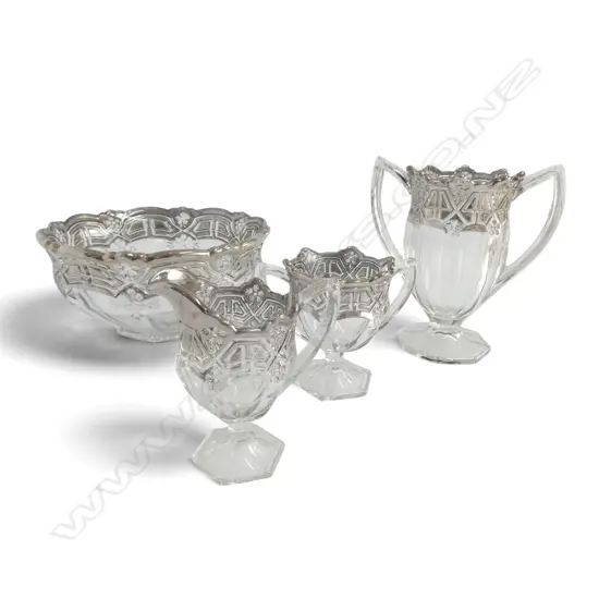 4 PCES OF PRESSED SILVERED GLASS H.190mm