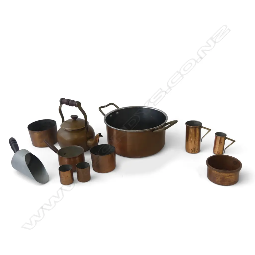 ASST. COPPER KITCHEN WARE INCL. POT 220mm Image 1++