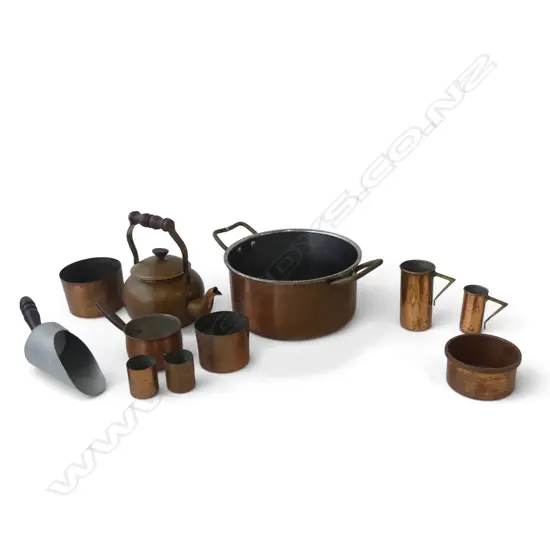 ASST. COPPER KITCHEN WARE INCL. POT 220mm