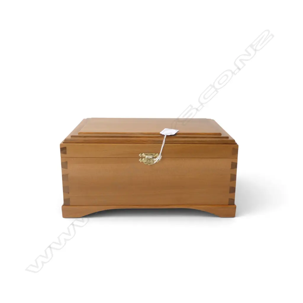 HAND MADE VELVET LINED SWAMP KAURI BOX W.285mm Image 1++