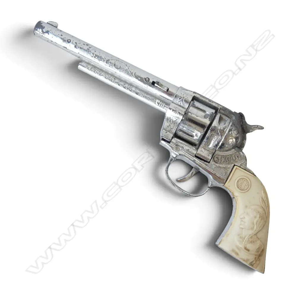 3 LEATHER GUN HOLSTER BELTS + TOY PISTOL Image 1++