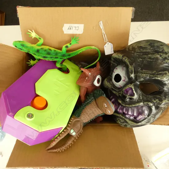 SMALL BOX OF FIGURINES, KIDS TOYS ETC