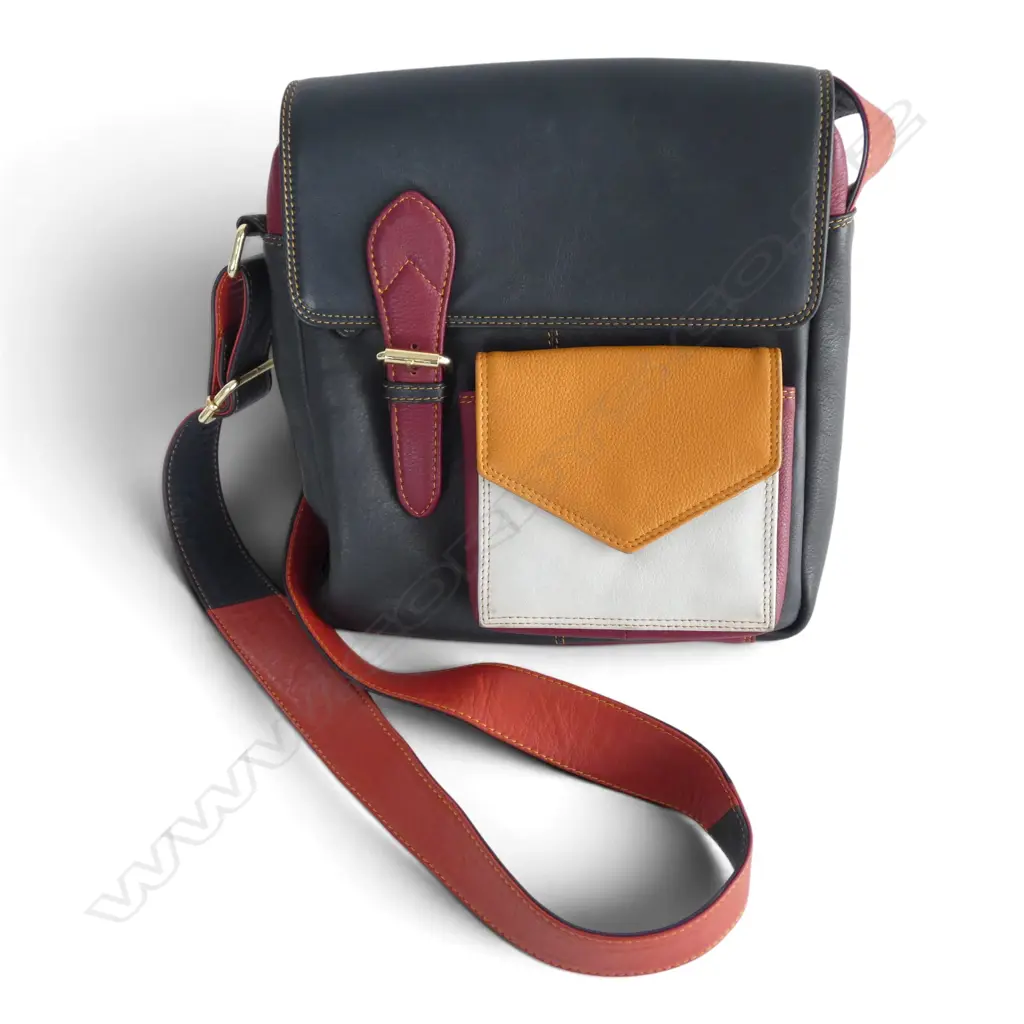 LEATHER SHOULDER BAG, 260x300x70mm Image 1++