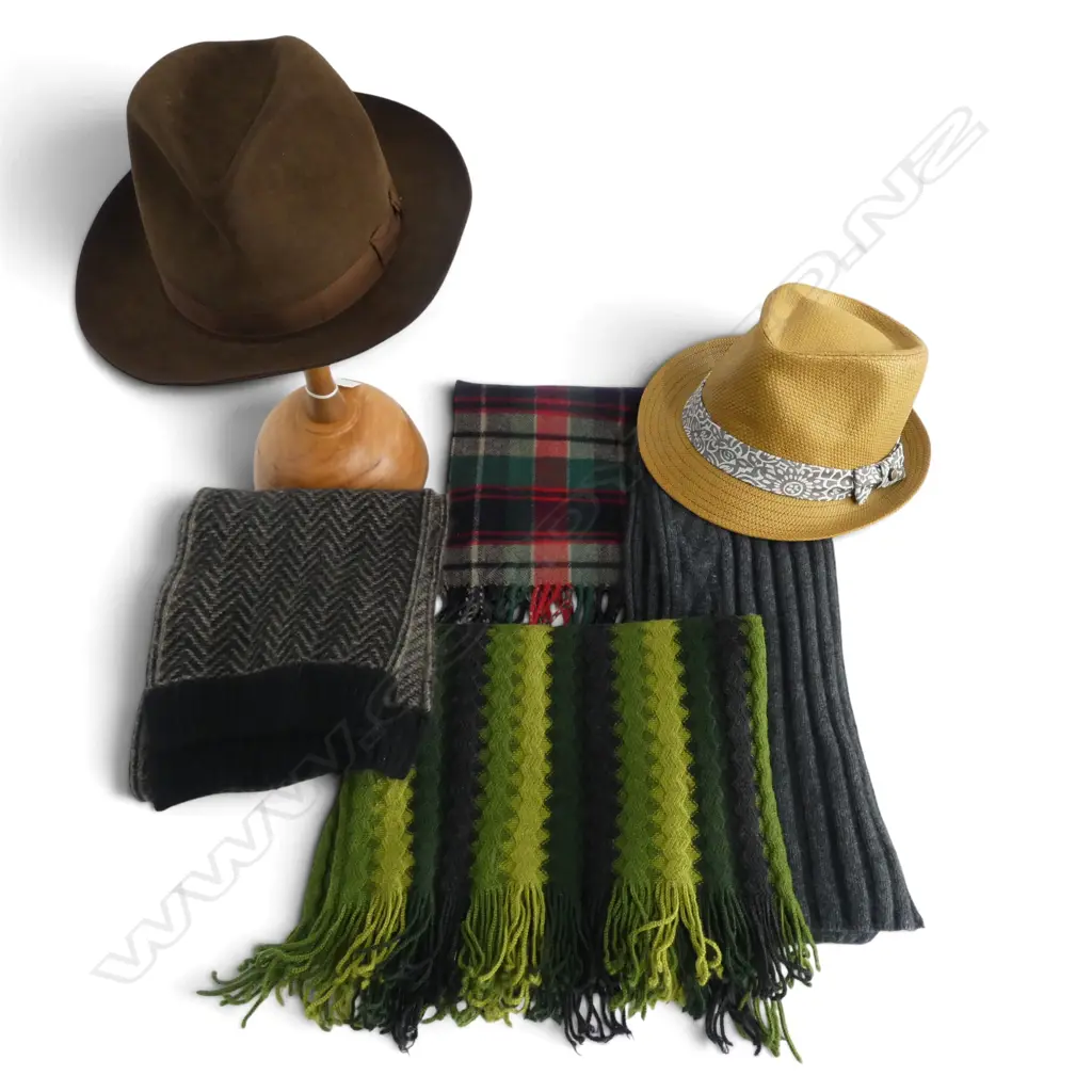4 POSSUM / WOOL SCARVES + 2 HATS Image 1++