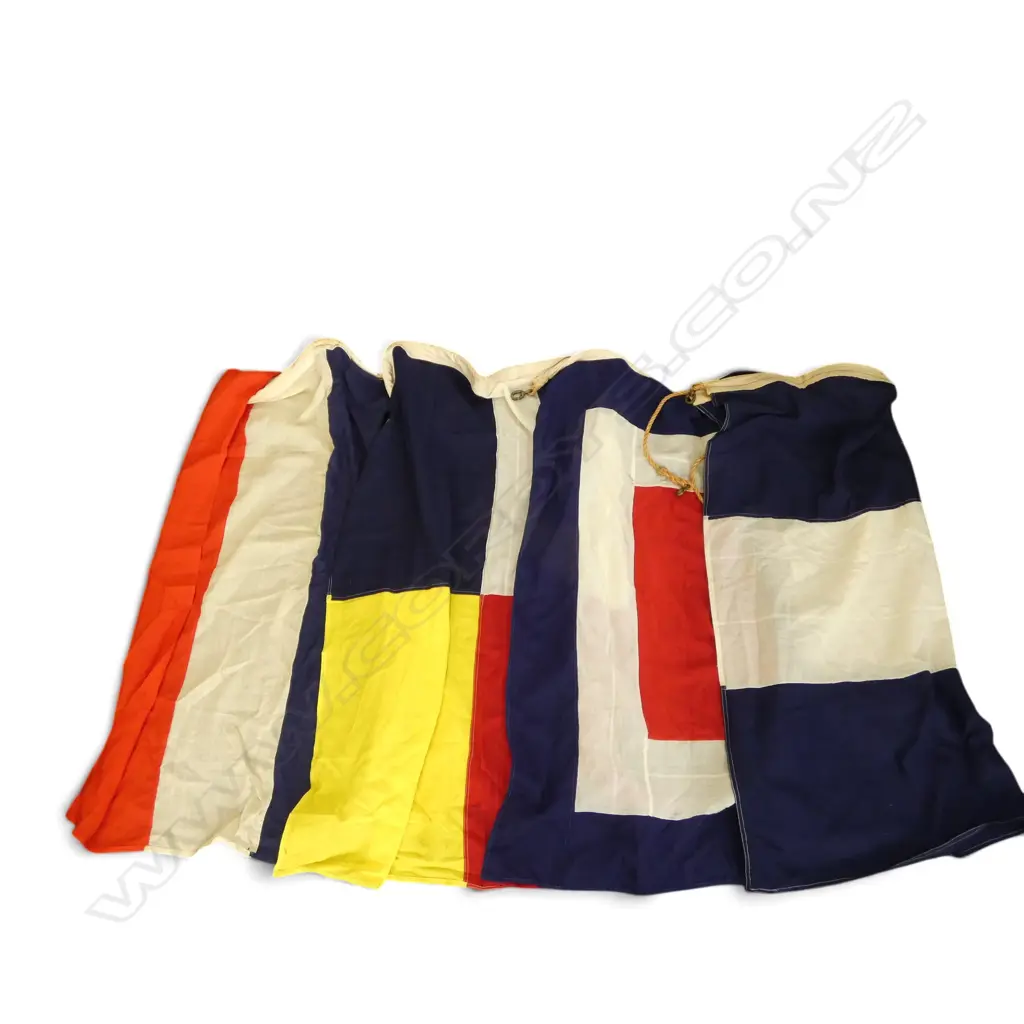 4 VINTAGE LINEN NAUTICAL FLAGS 900x1150mm Image 1++