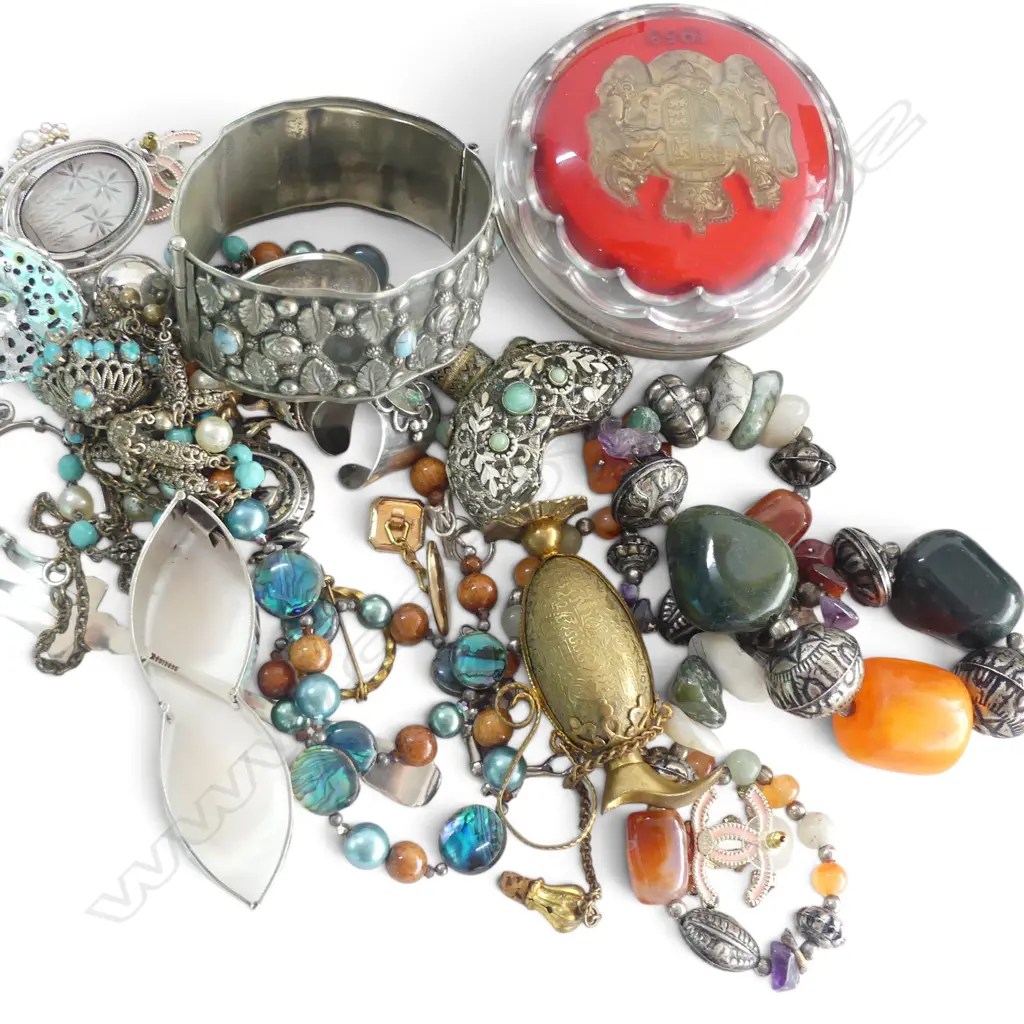 COSTUME JEWELLERY, CASED TEASPOONS ETC Image 1++