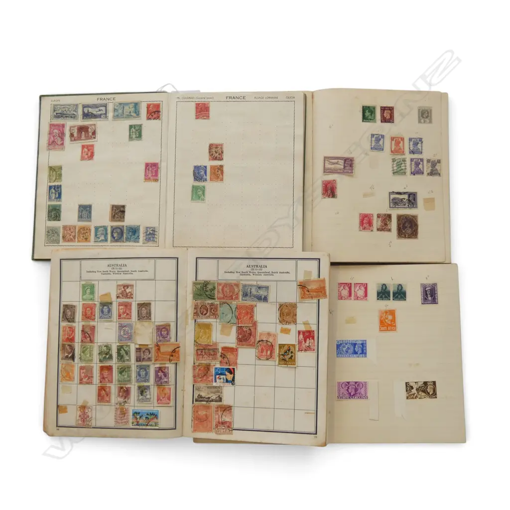 13 STAMP ALBUMS AND 1 STAMP COLLECTING REFERENCE BOOK Image 1++