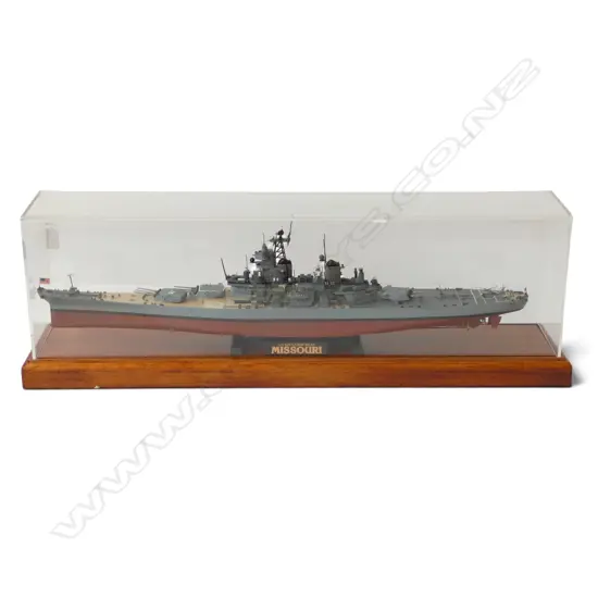 CASED MODEL BATTLESHIP BB-63 MISSOURI L.850mm