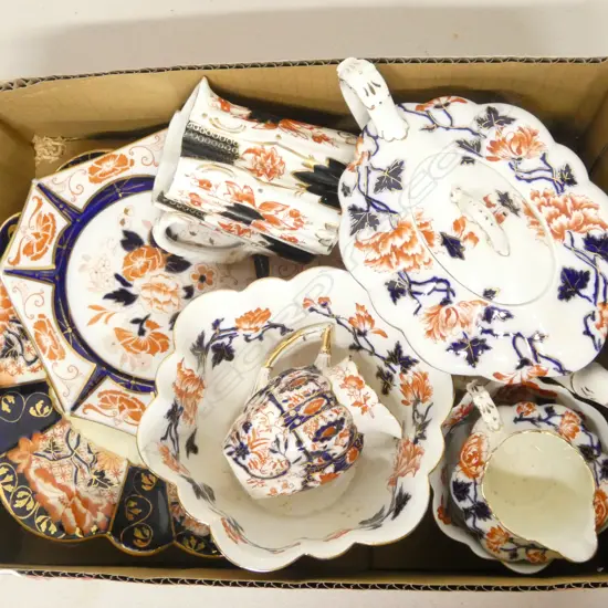 COLLECTION EDWARDIAN IMARI STYLE CHINA