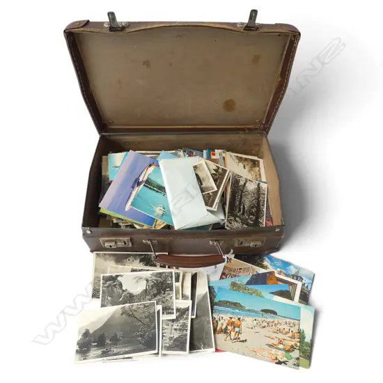 VINTAGE SUITCASE w. ASST. POSTCARDS
