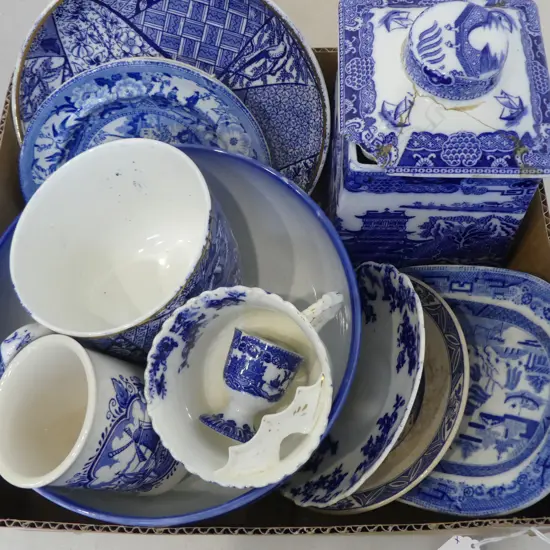 COLLECTION OF VINTAGE BLUE & WHITE CHINA faults