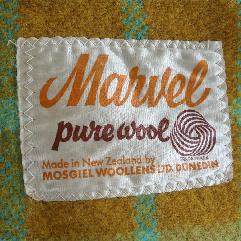 2 RETRO WOOL BLANKETS Image 1++