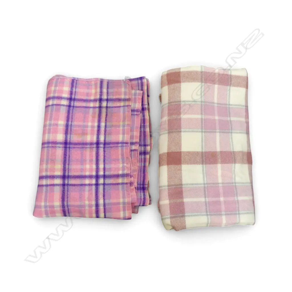 2 PINK WOOL BLANKETS (1 w. ONEHUNGA PRINCESS LABEL) Image 1++