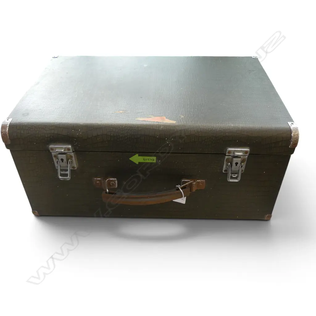 CASED SINGER SEWING MACHINE Image 1++