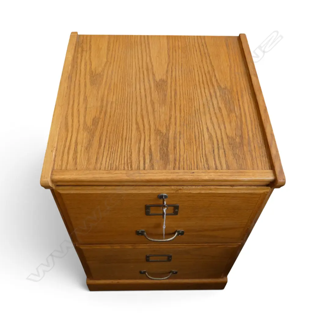 OAK 2 DRAWER FILING CABINET W. LOCK & KEYS, H.700MM L.470MM W.470MM Image 1++