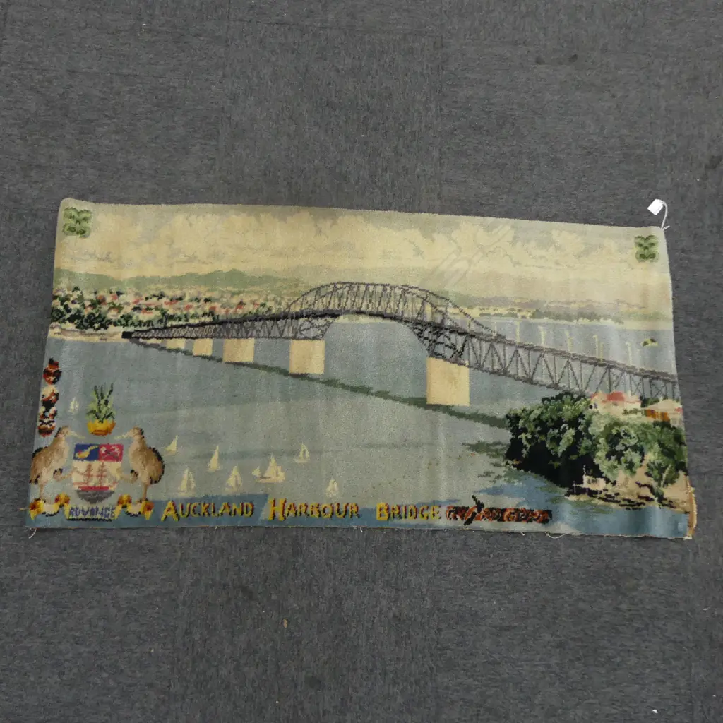 FELTEX AUCKLAND HARBOUR BRIDGE RUG 680x1320mm some wear Image 1++