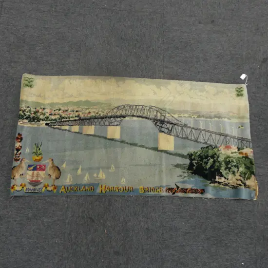 FELTEX AUCKLAND HARBOUR BRIDGE RUG 680x1320mm some wear