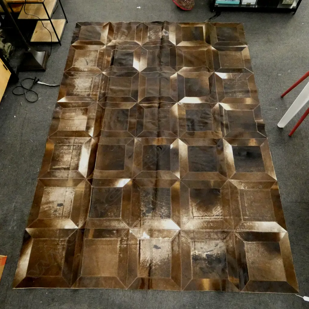 COW HIDE PATCHWORK RUG 2750x1950mm Image 1++
